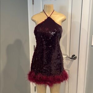 NWT Nicola Faux Fur Hem New Year Dress in Cherry
Runaway The Label sequins Med